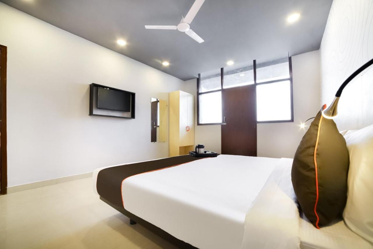 Hotel Collection O 39643 Chandan Hola Rd Delhi (National Capital Territory of India)