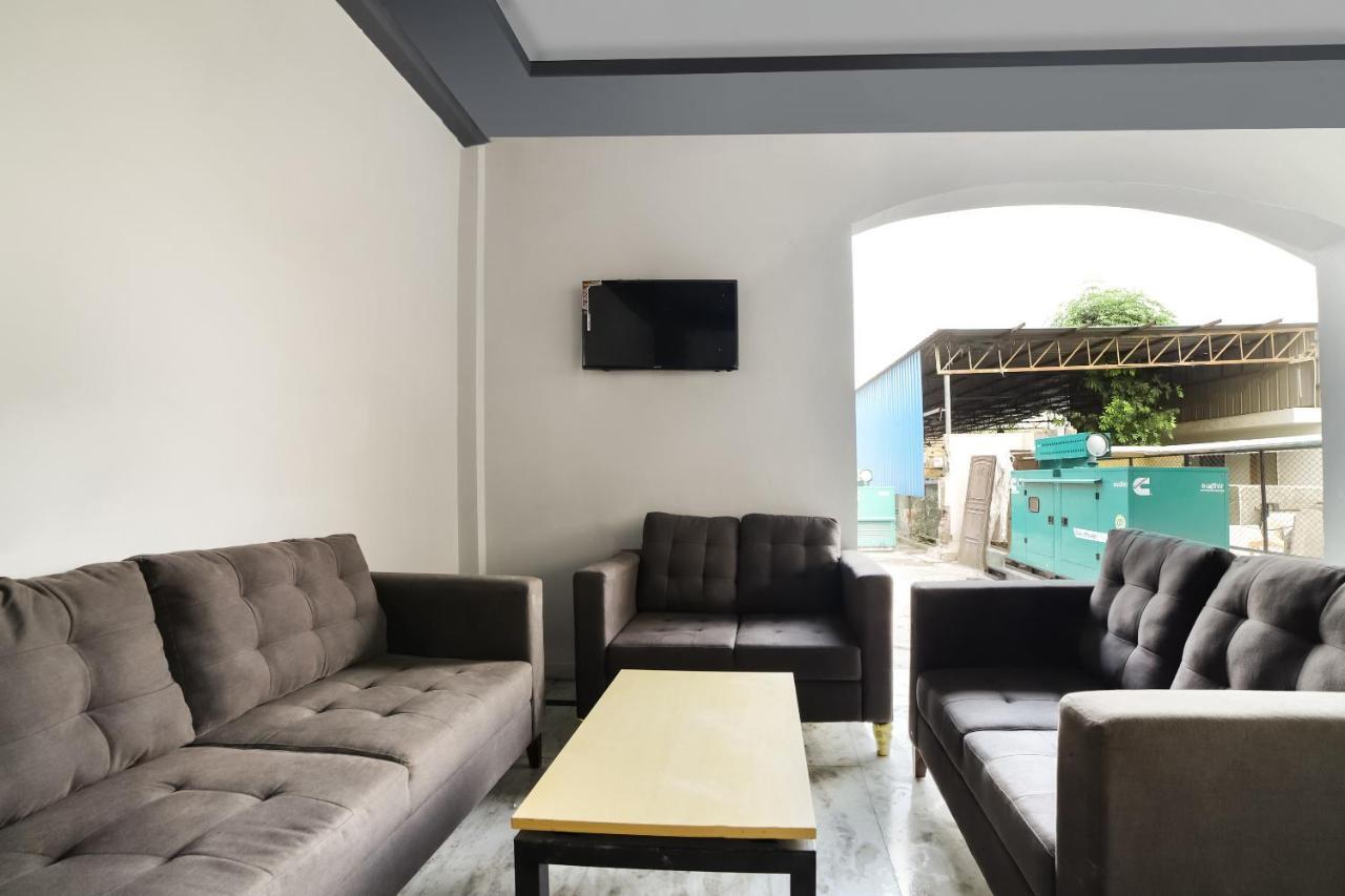 Hotel Collection O 39643 Chandan Hola Rd