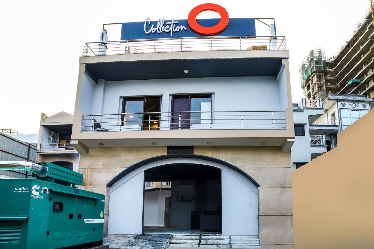 Hotel Collection O 39643 Chandan Hola Rd